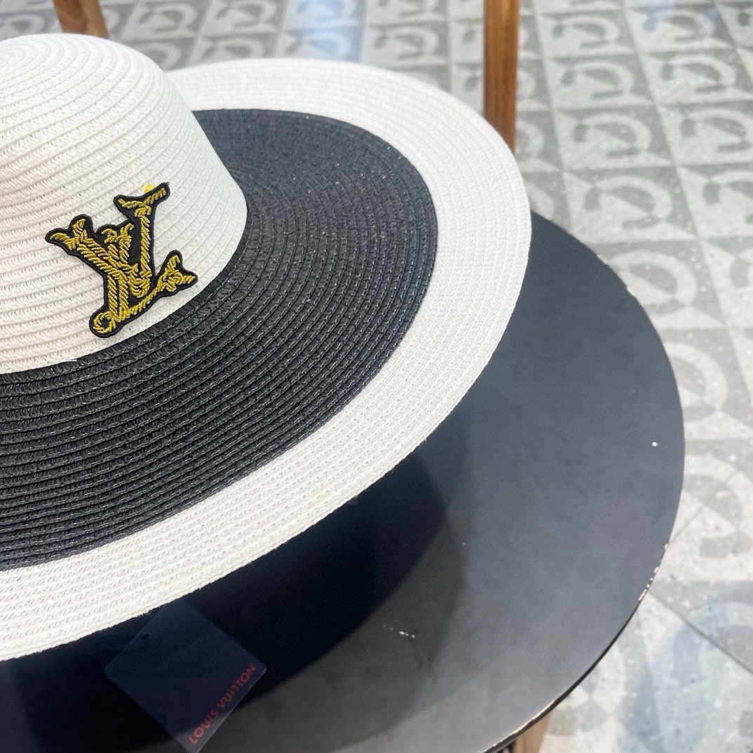  LV 路易威登2025新款草编遮阳大帽檐草帽🤩沙滩风格，简约大方，百搭单品～外出首选，新款帽型超美腻，