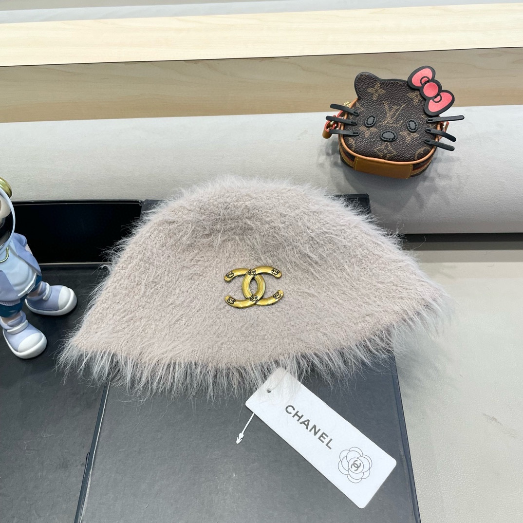 NO:214326,Chanel plush bucket hat for women in winter Japanese sweet face showing small fisherman hat Maillard warm ear protection versatile basin hat fisherman hat baseball hat knit hat, hat, chanel, espadrilles, hats19860909Chanel毛绒水桶帽子女冬天日系甜美显脸小渔夫帽美拉德保暖护耳百搭盆帽帽子渔夫帽棒球帽针织帽,帽子,chanel,espadrilles,hats,hat