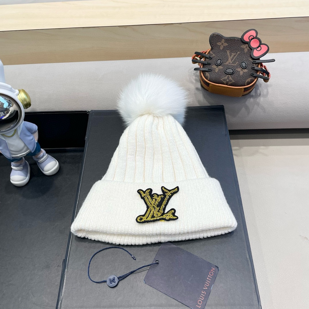 NO:214256,.Lv official website knitted hats are very versatile and universal for both men and women. Dear friends can see the details, the car is neat, breathable and comfortable, and it uses imported wool!  A must-have for trendy people!  Hat fisherman hat baseball hat knit hat, hat, louis vuitton, espadrilles,hats19860909.Lv官网针织帽 非常百搭 男女通用 亲们可以看细节,车工整齐 透气舒适,采用进口毛线料！潮人必备！帽子渔夫帽棒球帽针织帽,帽子,louis vuitton,espadrilles,hats,hat