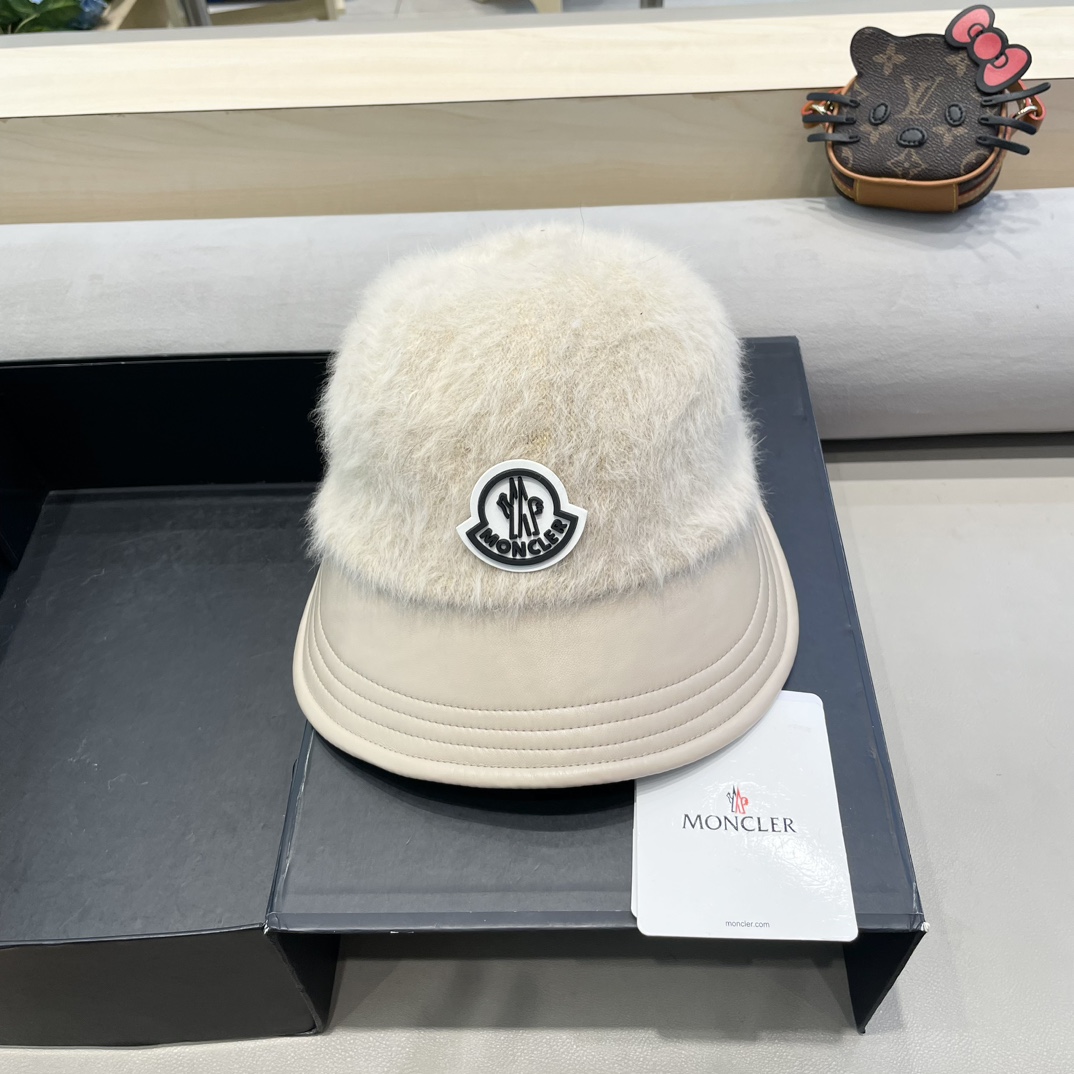 NO:214261,MONCLER silhouetted rabbit wool knitted leather brim equestrian hat autumn and winter new style women's literary face showing small duckling hat trend hat fisherman hat baseball hat knit hat, hat, christian louboutin, Moncler, espadrilles, hats19860909MONCLER蒙口兔毛针织拼接皮檐马术帽秋冬新款女士文艺显脸小鸭舌帽子潮 帽子渔夫帽棒球帽针织帽,帽子,christian louboutin,Moncler,espadrilles,hats,hat