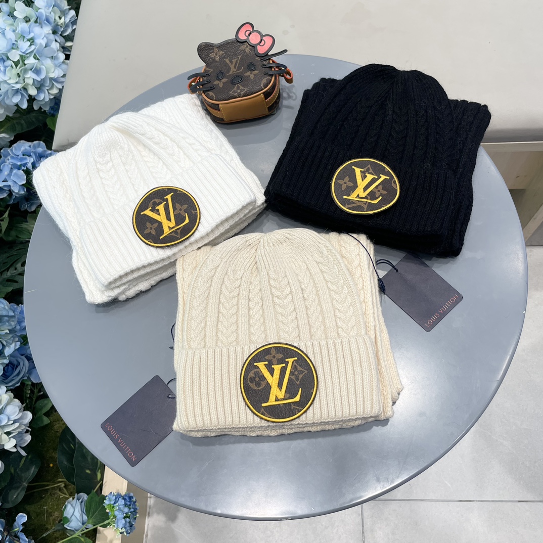 NO:214268,LV2-piece set wool suit fox wool hat scarf gloves】Classic set hat!  It’s super comfortable~ A young lady in winter~ You’re just a short set of hats this winter~ It’s warm and fashionable!  Universal style for men and women! Can be used as a couple style!  Complete anti-counterfeiting label hanging cards!  Many styles, welcome to choose hats, fisherman hats, baseball hats, knit hats, hats, louis vuitton, espadrilles, gloves, hats19860909LV2件套羊毛套装狐狸毛帽子围巾手套】经典套装帽子！暖暖哒超级舒服～冬日小姐姐减龄神器哦～这个冬天你就差这么一套套装帽子啦～又保暖又时尚！男女通用款!可以做情侣款！防伪标签吊卡齐全！多多款式,欢迎选择帽子渔夫帽棒球帽针织帽,帽子,louis vuitton,espadrilles,gloves,hats,hat