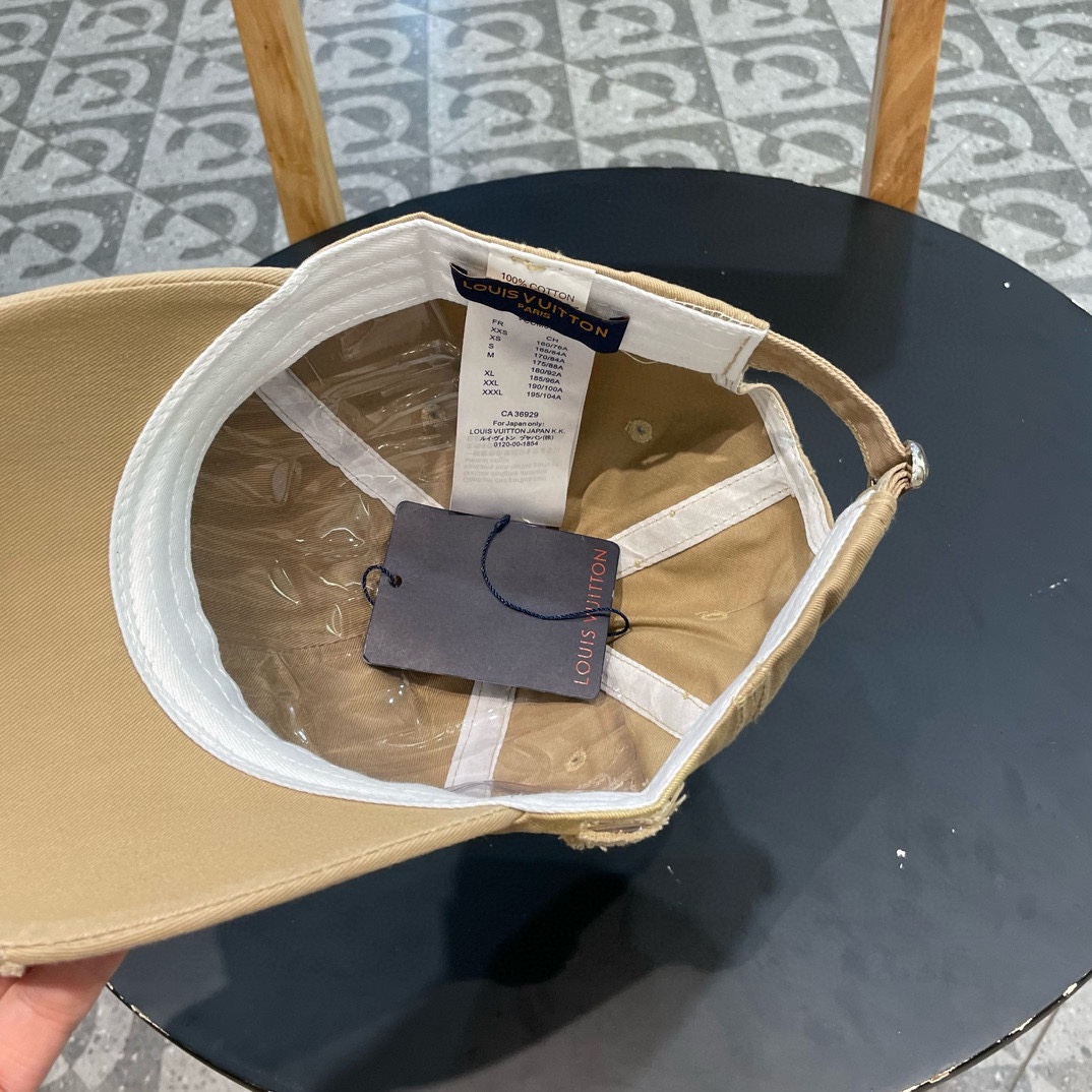   LV(路易威登)2025新款原单破洞棒球帽，专柜11开模订制质量超赞，基础头围57 可调节。