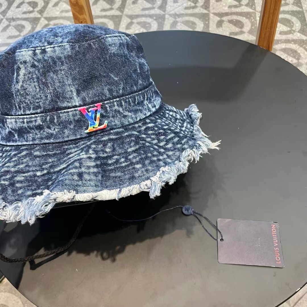  路易威登棒球帽LouisVuitton👒😍韩版时尚做旧水洗渔夫帽磨边做破潮遮阳防晒牛仔帽子女显脸小
