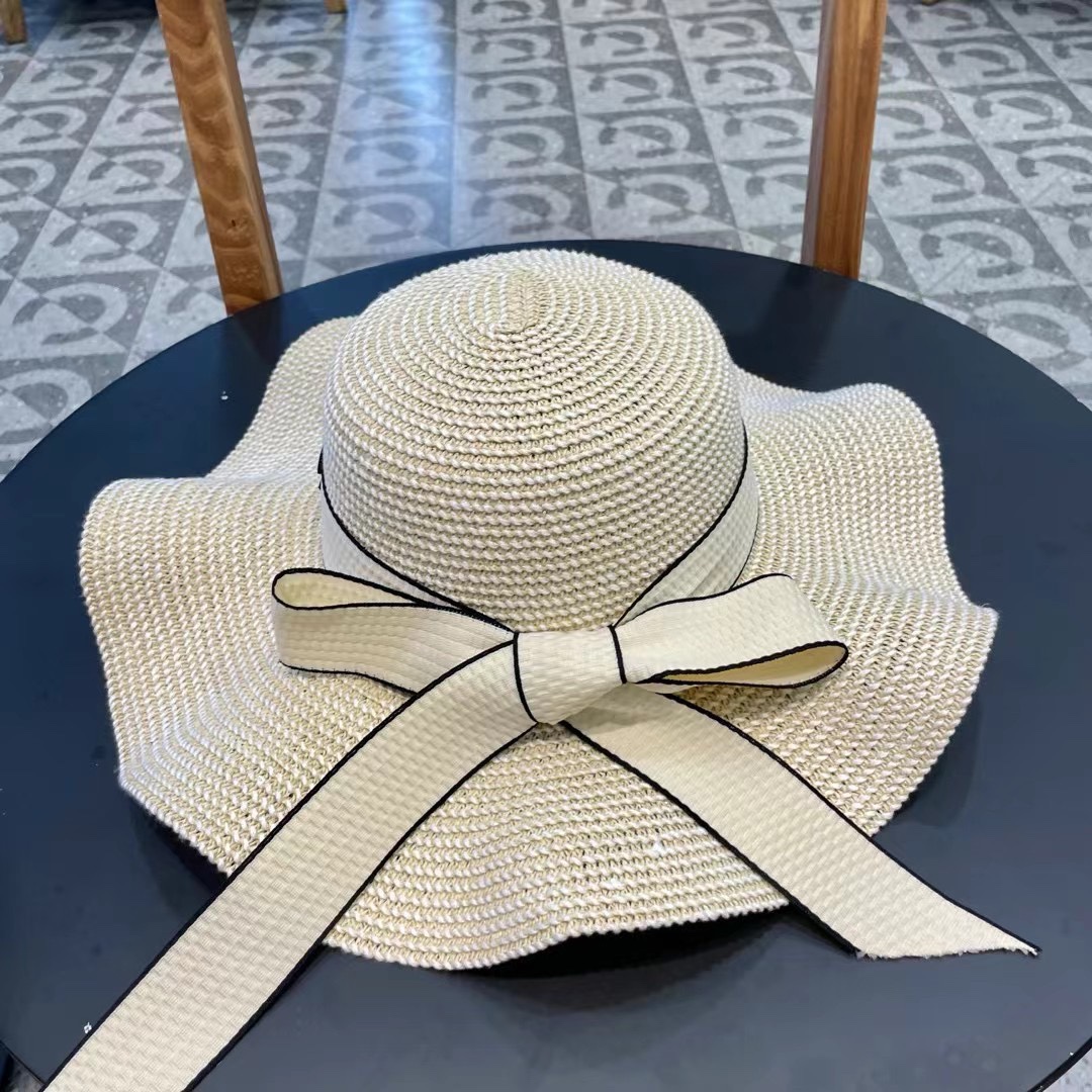 香奈儿Chanel新款荷叶边珍珠款大沿礼帽盆帽草帽，出街必备超好搭配，有调节绳