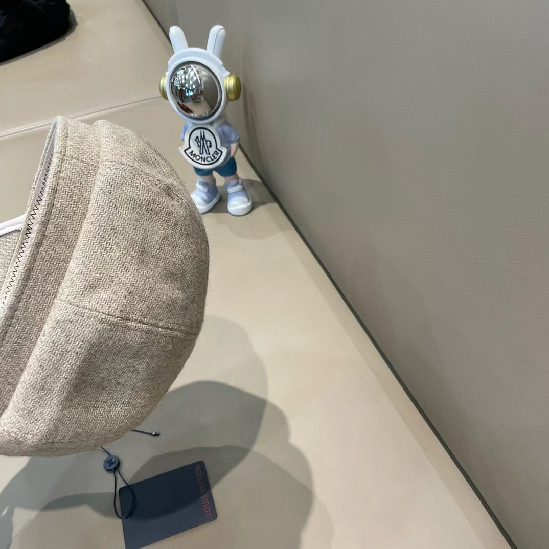 路易威登LouisVuitton秋冬新款八角贝雷帽女复古英伦显脸小画家帽韩版百搭鸭舌画家帽子