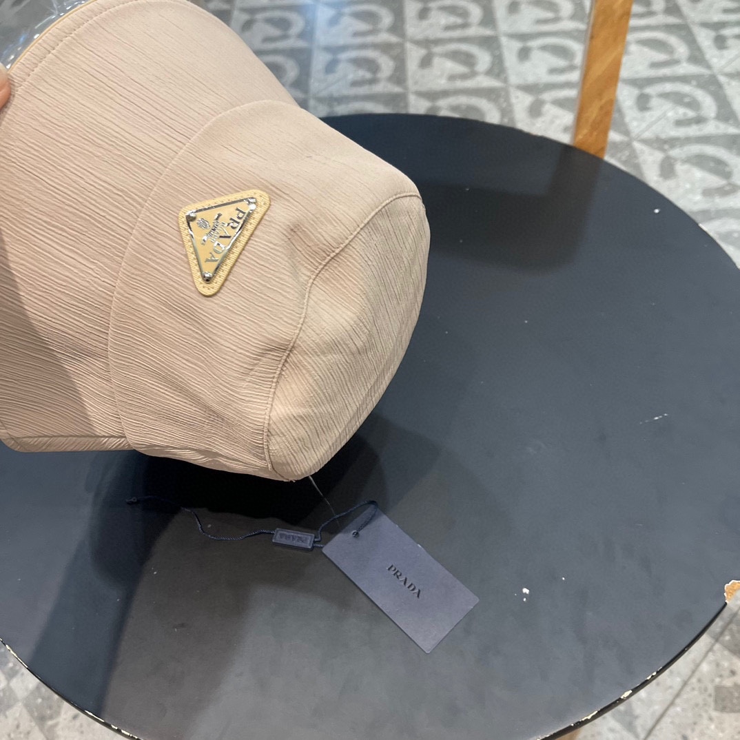 【PRADA普拉达】最新遮阳渔夫帽，日常款超好搭