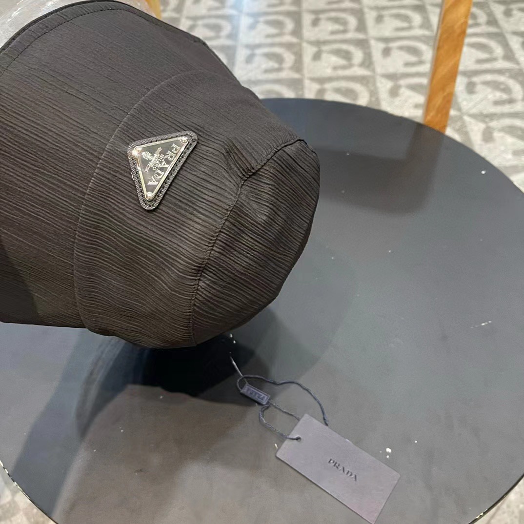 【PRADA普拉达】最新遮阳渔夫帽，日常款超好搭配