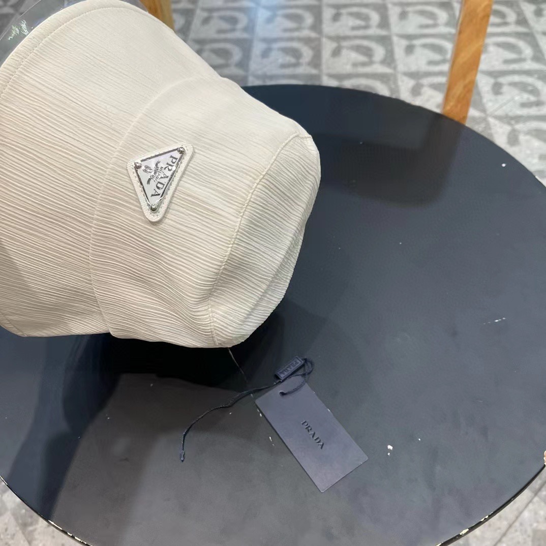 【PRADA普拉达】2.最新遮阳渔夫帽，日常款超好搭配
