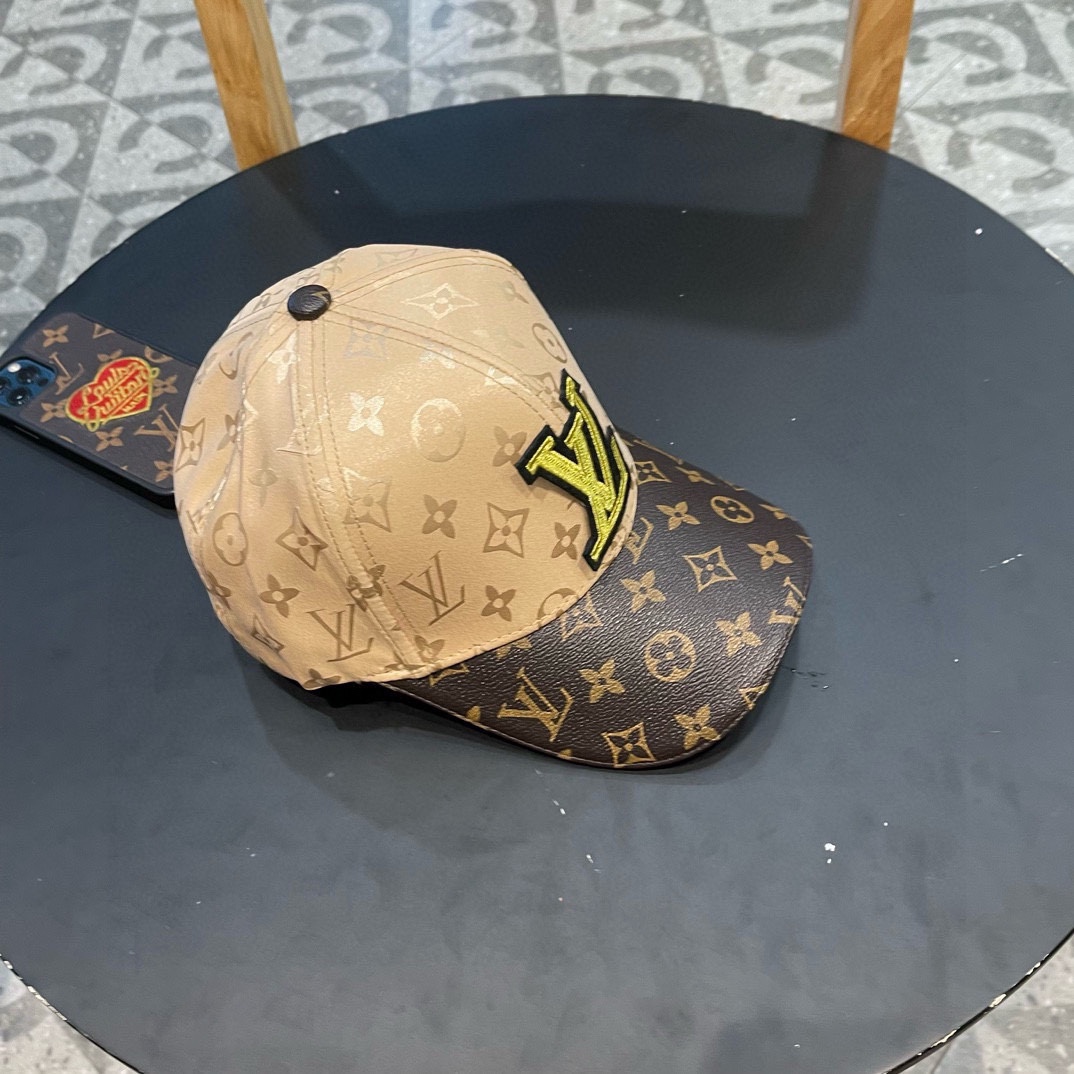  新款出货LV(路易威登)新款原单棒球帽，11开模订制，做工细致完美，质量超赞，基础头围56，贴片可调节