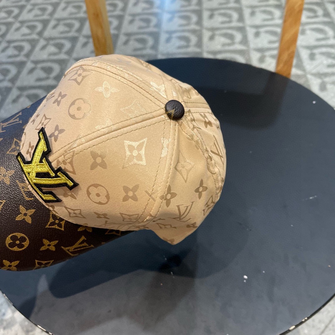  新款出货LV(路易威登)新款原单棒球帽，11开模订制，做工细致完美，质量超赞，基础头围56，贴片可调节