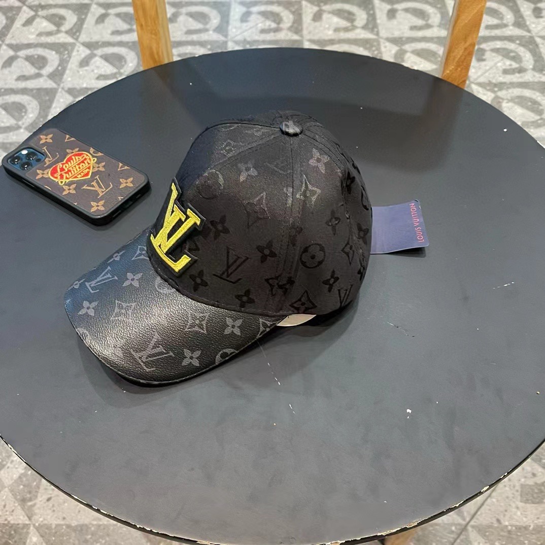  新款出货LV(路易威登)新款原单棒球帽，11开模订制，做工细致完美，质量超赞，基础头围56，贴片可调节