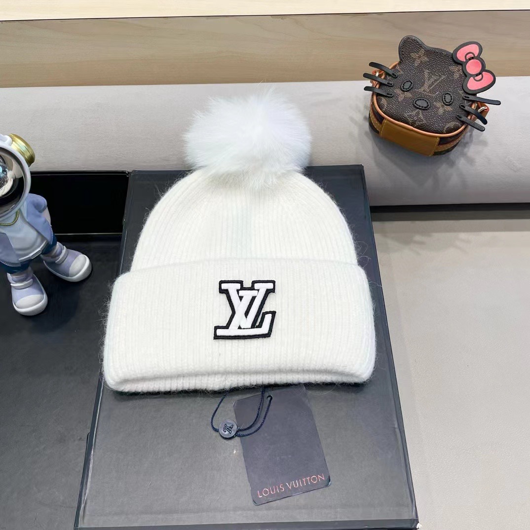  上新！路易威登 LouisVuitton 针织毛线帽！小姐姐的冬日最爱～随便搭配什么衣服都好看！又减龄