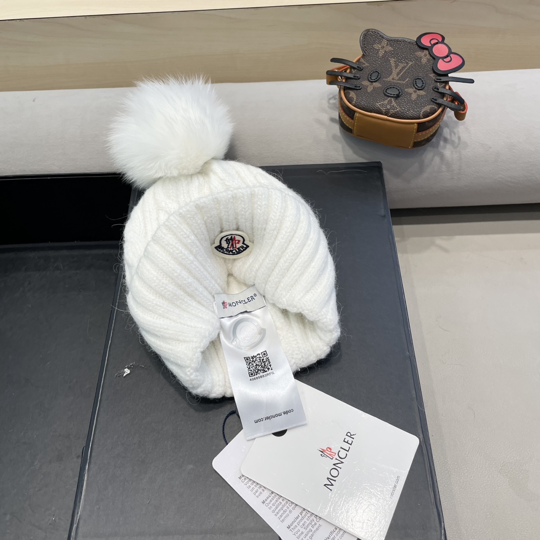 蒙口Moncler盟可睐💥官网经典针织帽，原单复刻.非常柔软亲肤，弹性很好💓有质感又非常百搭的款式~保暖