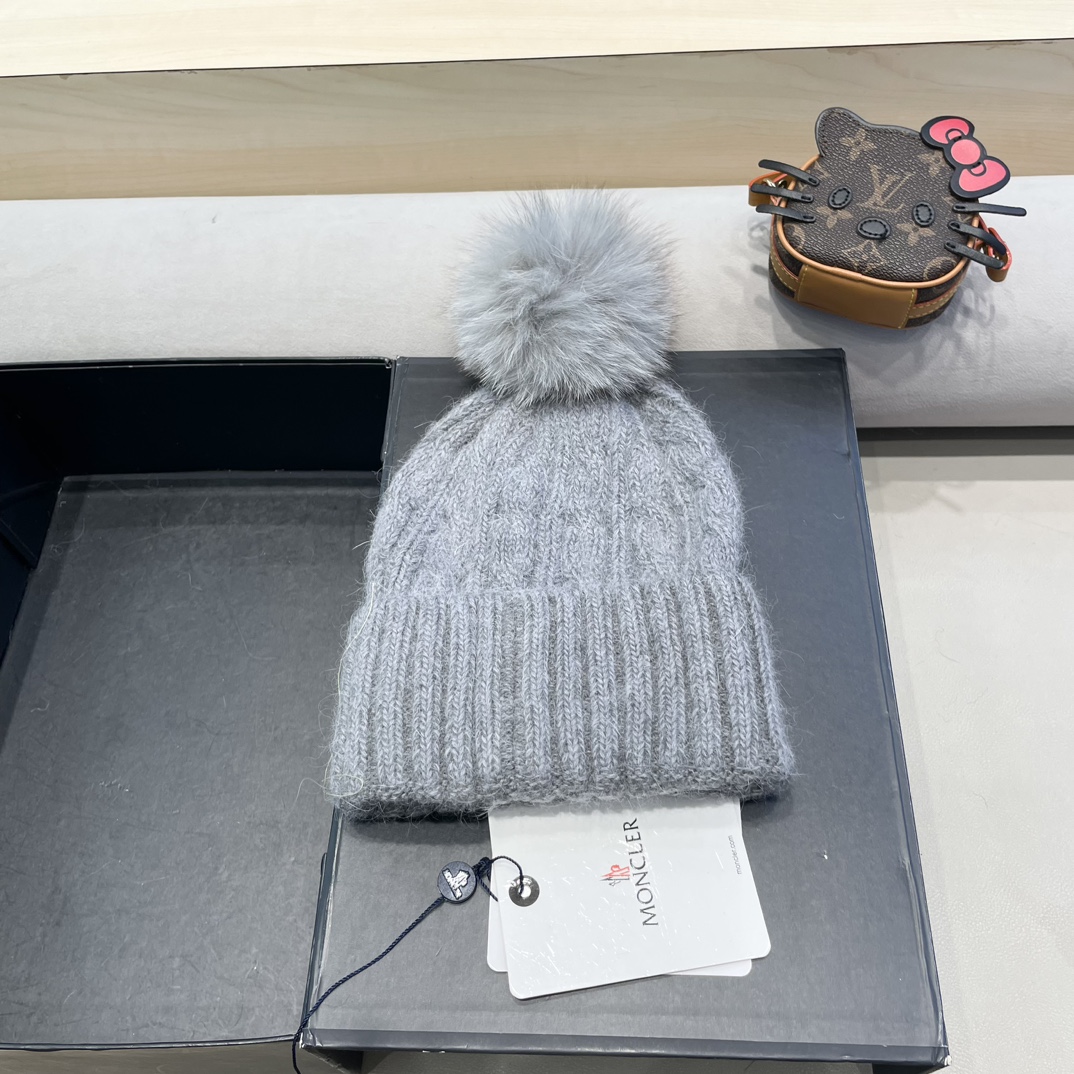 蒙口Moncler盟可睐💥官网经典针织帽，原单复刻.非常柔软亲肤，弹性很好💓有质感又非常百搭的款式~保暖