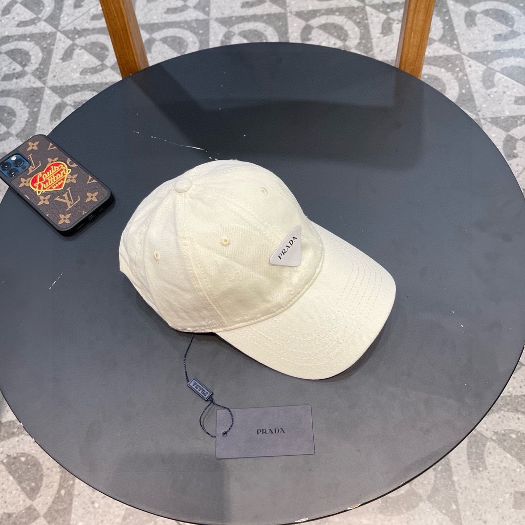  普拉达Prada 棒球帽🧢万能必留款 戴一万年都好看 日常刚需 颜色完美 帽型正点 简直谁戴都好看🧐质