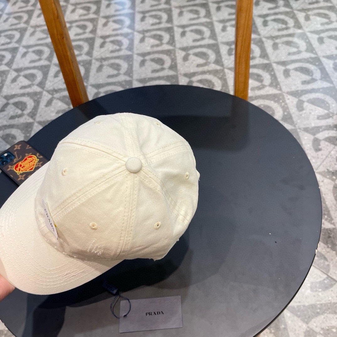  普拉达Prada 棒球帽🧢万能必留款 戴一万年都好看 日常刚需 颜色完美 帽型正点 简直谁戴都好看🧐质