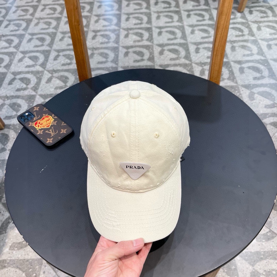  普拉达Prada 棒球帽🧢万能必留款 戴一万年都好看 日常刚需 颜色完美 帽型正点 简直谁戴都好看🧐质