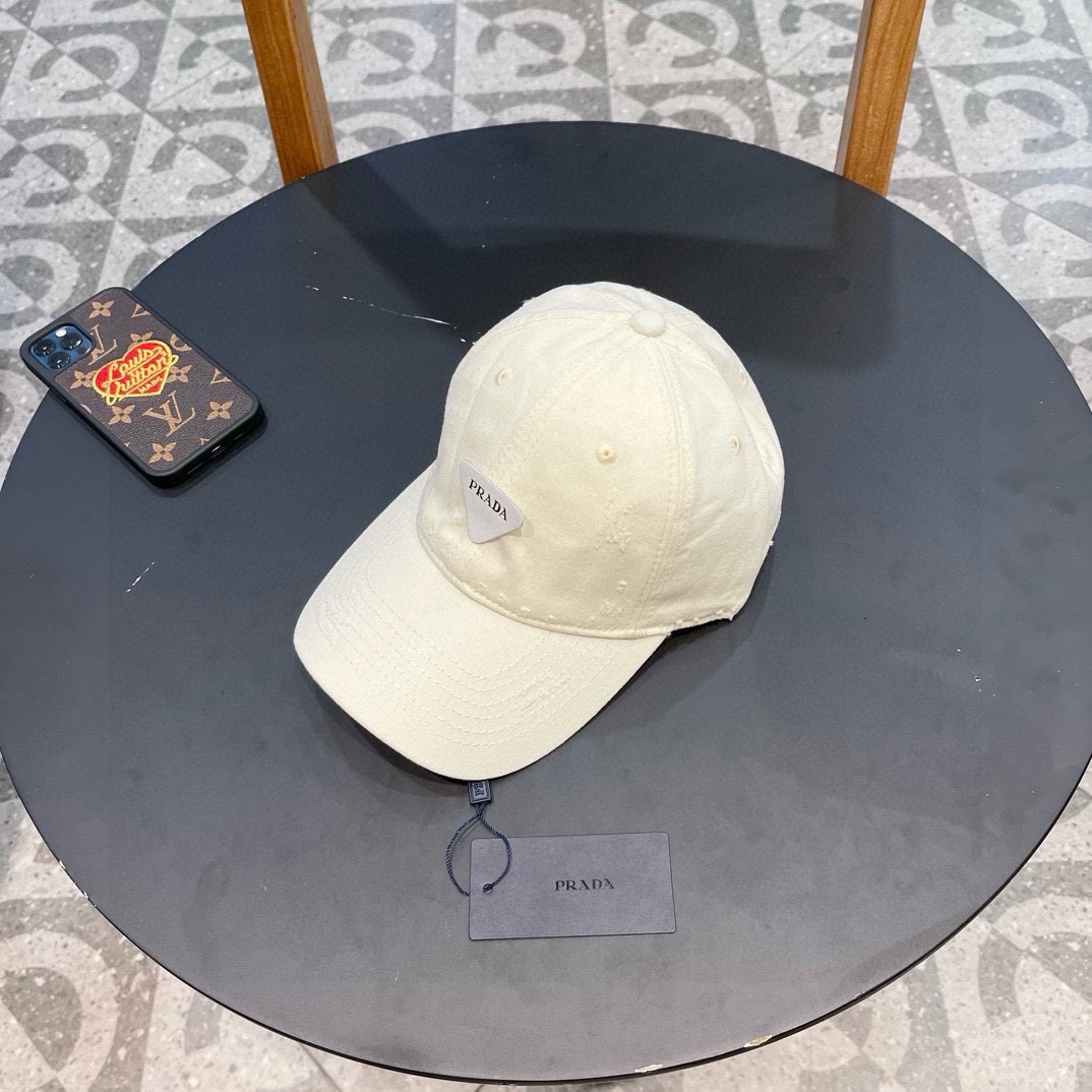  普拉达Prada 棒球帽🧢万能必留款 戴一万年都好看 日常刚需 颜色完美 帽型正点 简直谁戴都好看🧐质