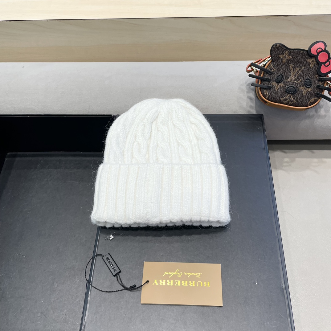巴宝莉Burberry2024新款针织麻花毛线帽女秋冬季护耳防寒保暖帽子字母贴布冷帽潮