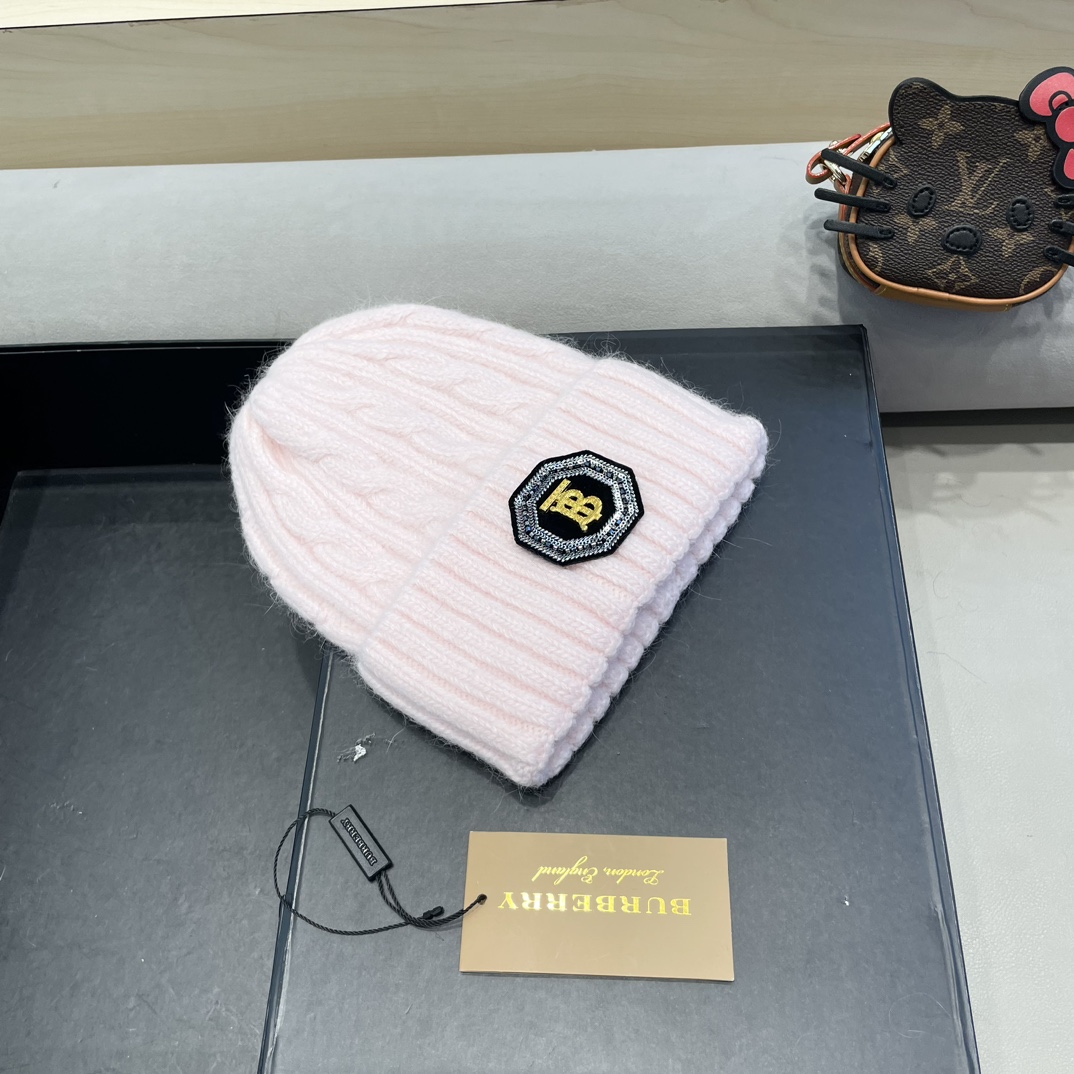 巴宝莉Burberry2024新款针织麻花毛线帽女秋冬季护耳防寒保暖帽子字母贴布冷帽潮