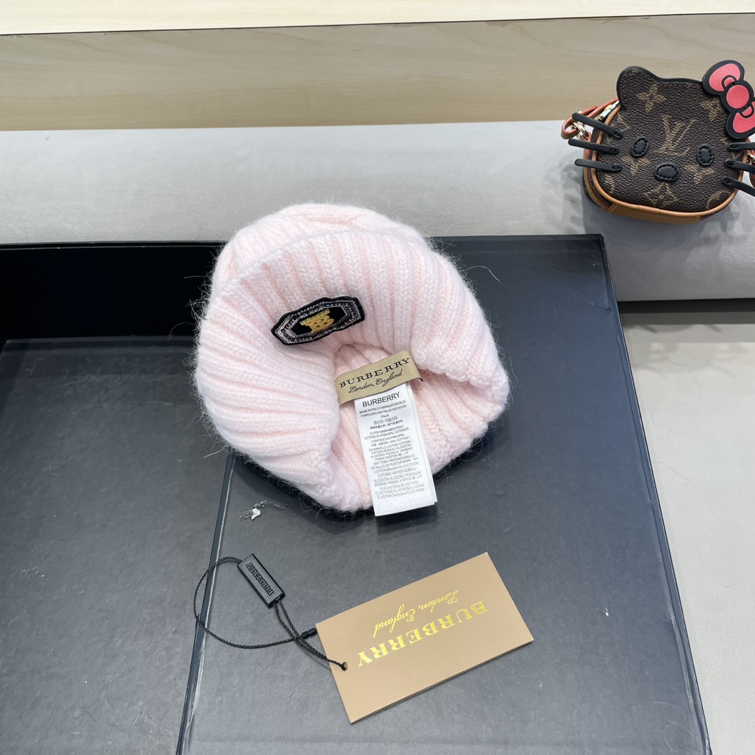 巴宝莉Burberry2024新款针织麻花毛线帽女秋冬季护耳防寒保暖帽子字母贴布冷帽潮
