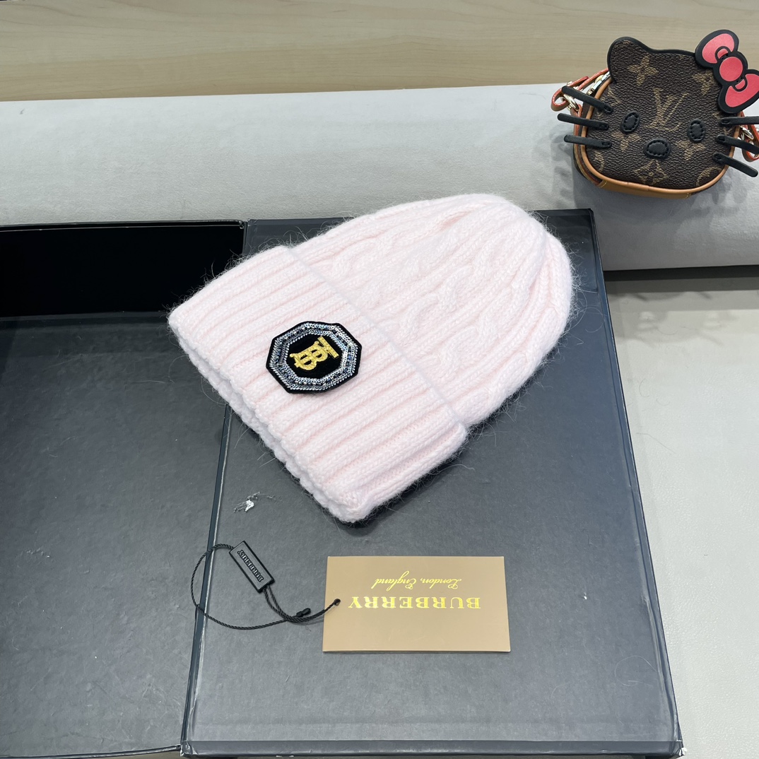巴宝莉Burberry2024新款针织麻花毛线帽女秋冬季护耳防寒保暖帽子字母贴布冷帽潮