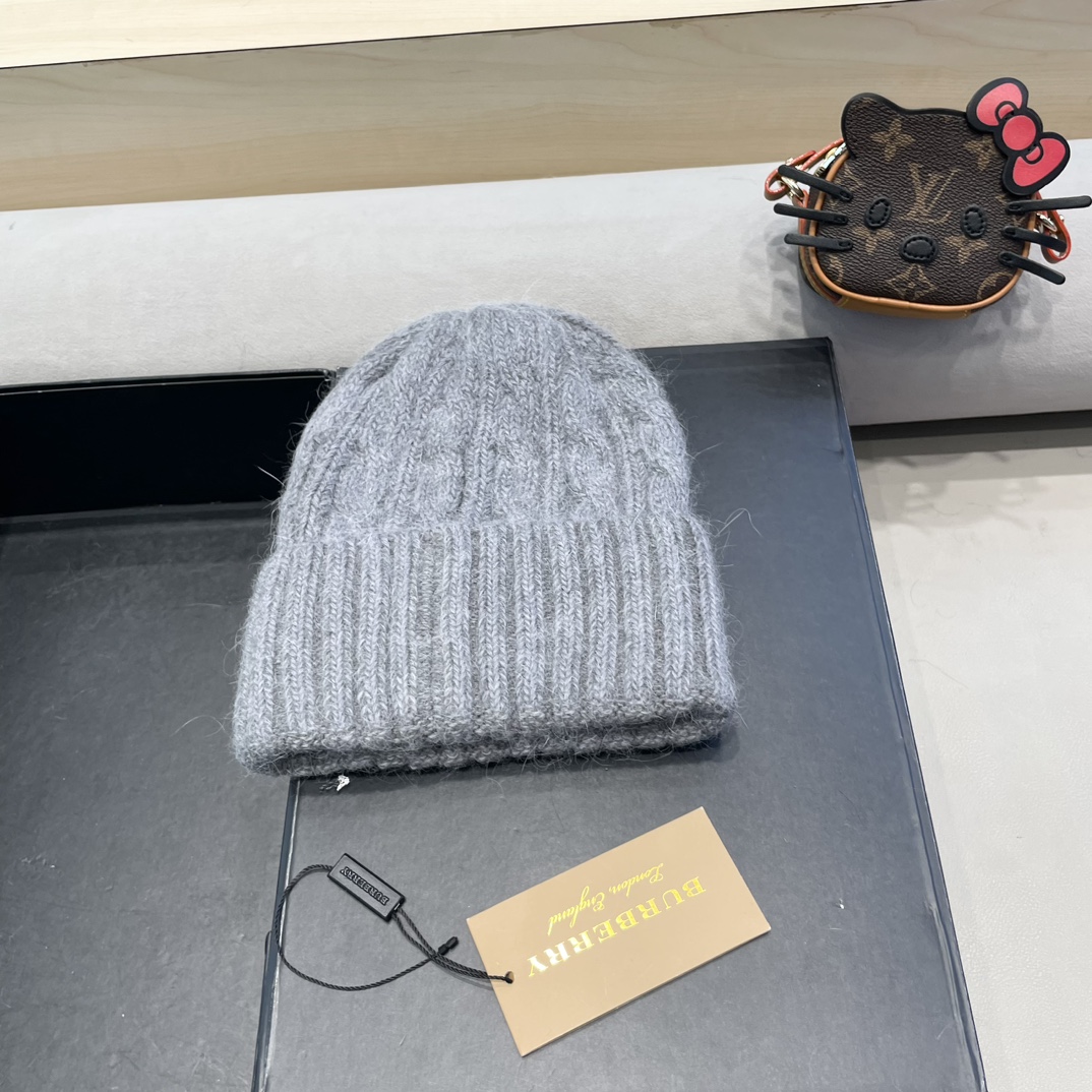 巴宝莉Burberry新款针织麻花毛线帽女秋冬季护耳防寒保暖帽子字母贴布冷帽潮 