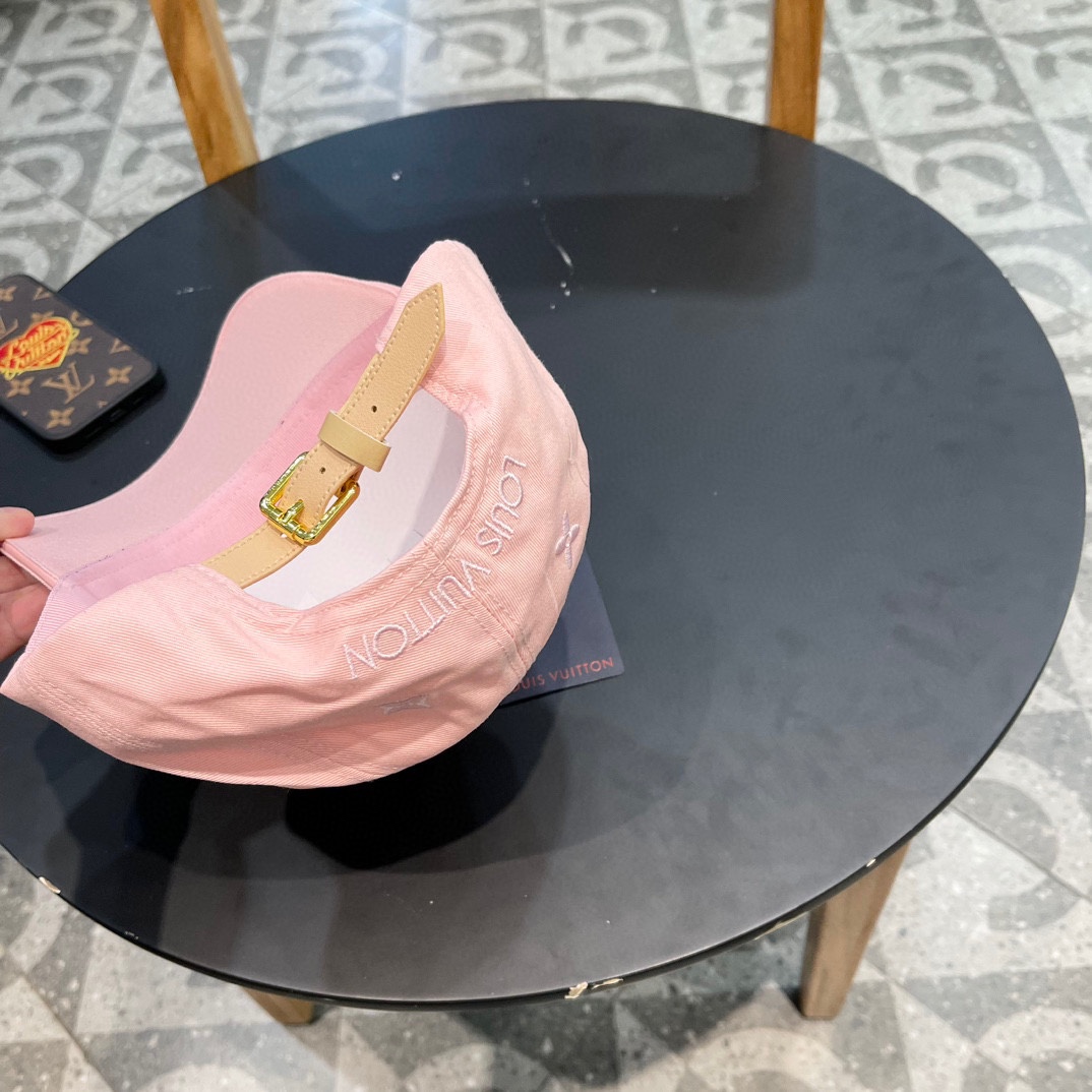   LV路易威登新款原单棒球帽， 专柜11开模订制，纯棉内里，轻盈透气！质量超赞，基础头围56，贴片可调