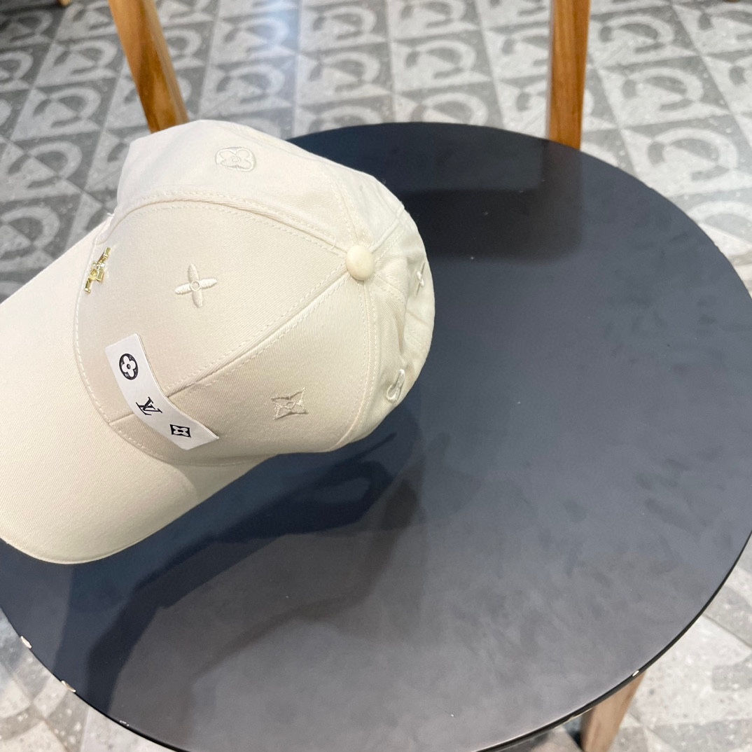   LV路易威登新款原单棒球帽， 专柜11开模订制，纯棉内里，轻盈透气！质量超赞，基础头围56，贴片可调