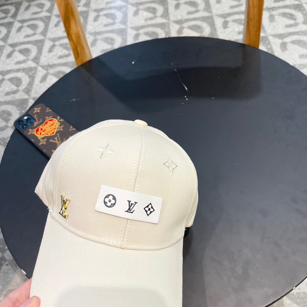   LV路易威登新款原单棒球帽， 专柜11开模订制，纯棉内里，轻盈透气！质量超赞，基础头围56，贴片可调