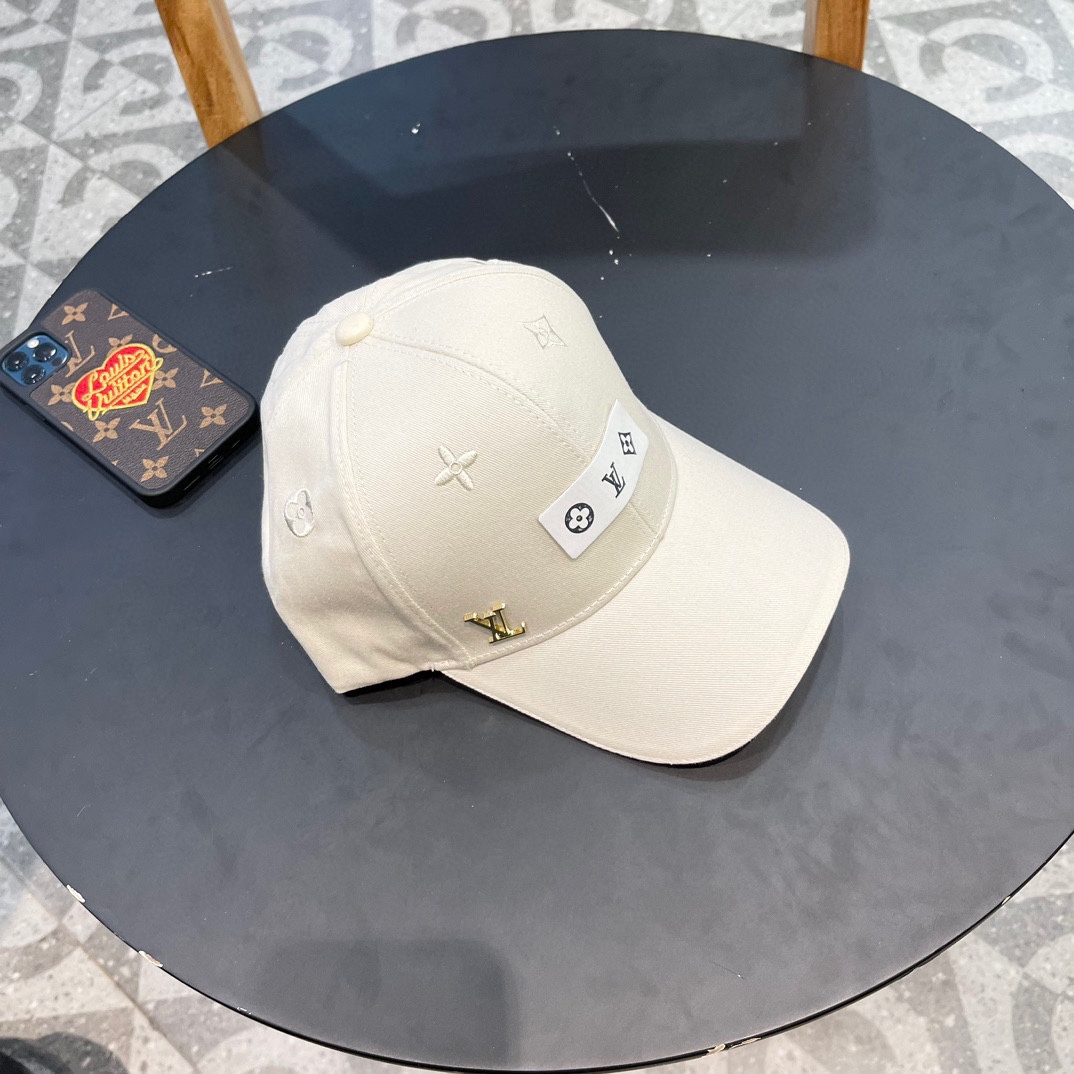   LV路易威登新款原单棒球帽， 专柜11开模订制，纯棉内里，轻盈透气！质量超赞，基础头围56，贴片可调
