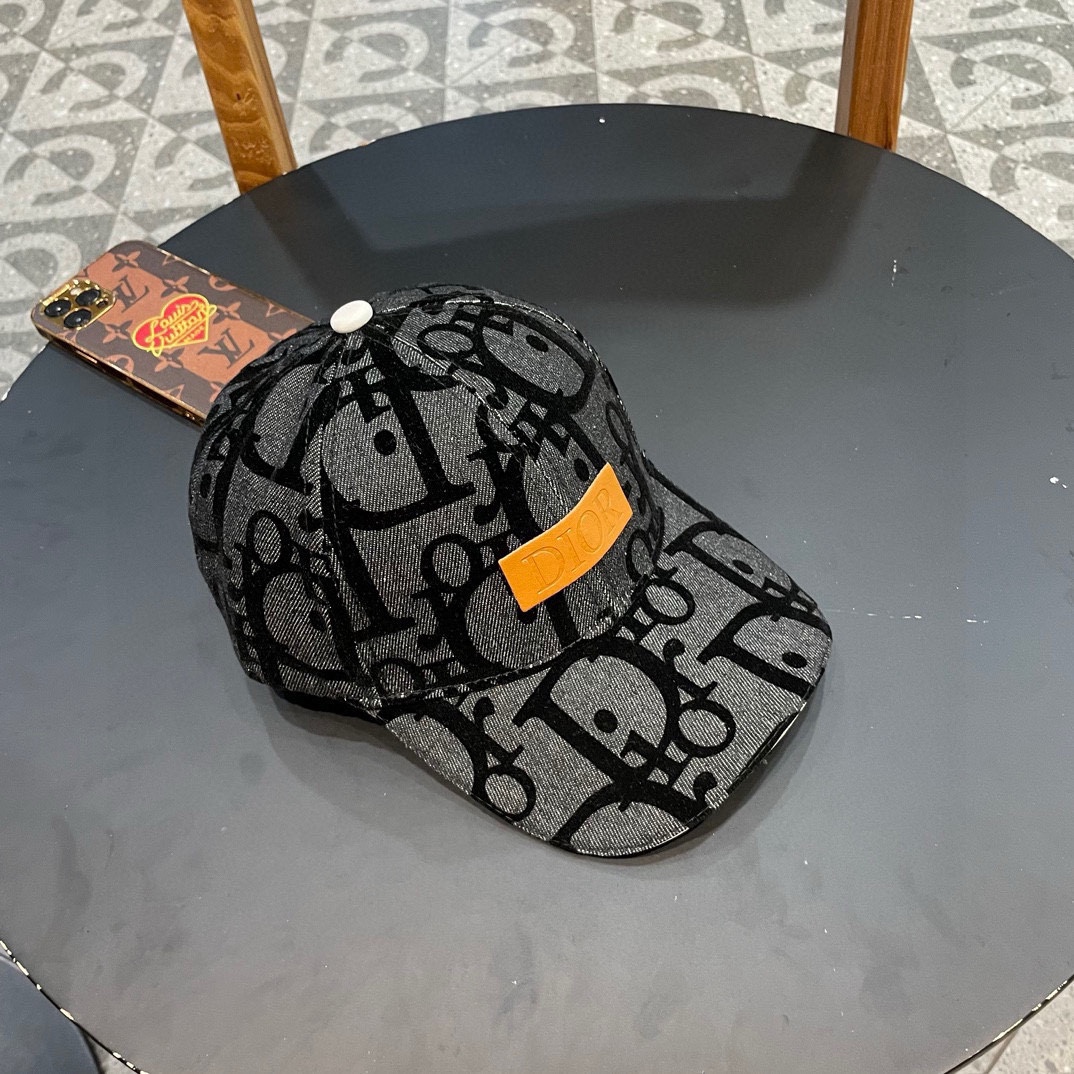  【DIOR迪奥】新款走量刺绣棒球帽🧢新款出货，大牌款超好搭配，赶紧入手！