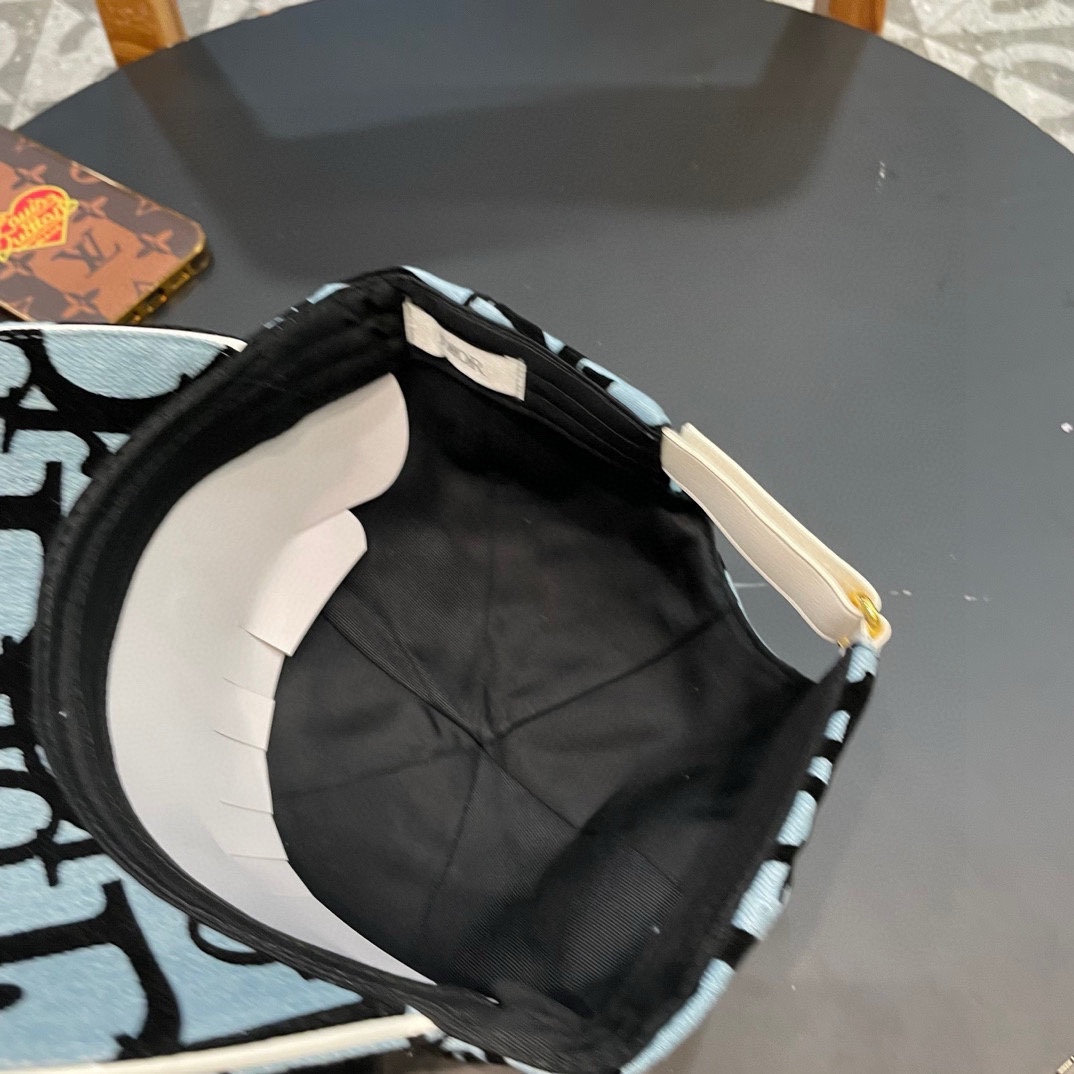 【DIOR迪奥】新款走量刺绣棒球帽🧢新款出货，大牌款超好搭配，赶紧入手！