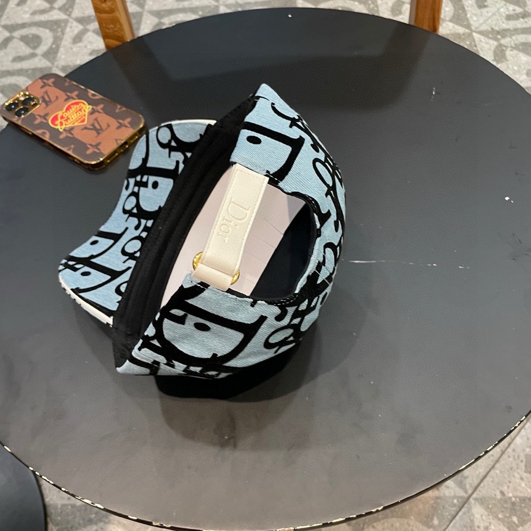 【DIOR迪奥】新款走量刺绣棒球帽🧢新款出货，大牌款超好搭配，赶紧入手！