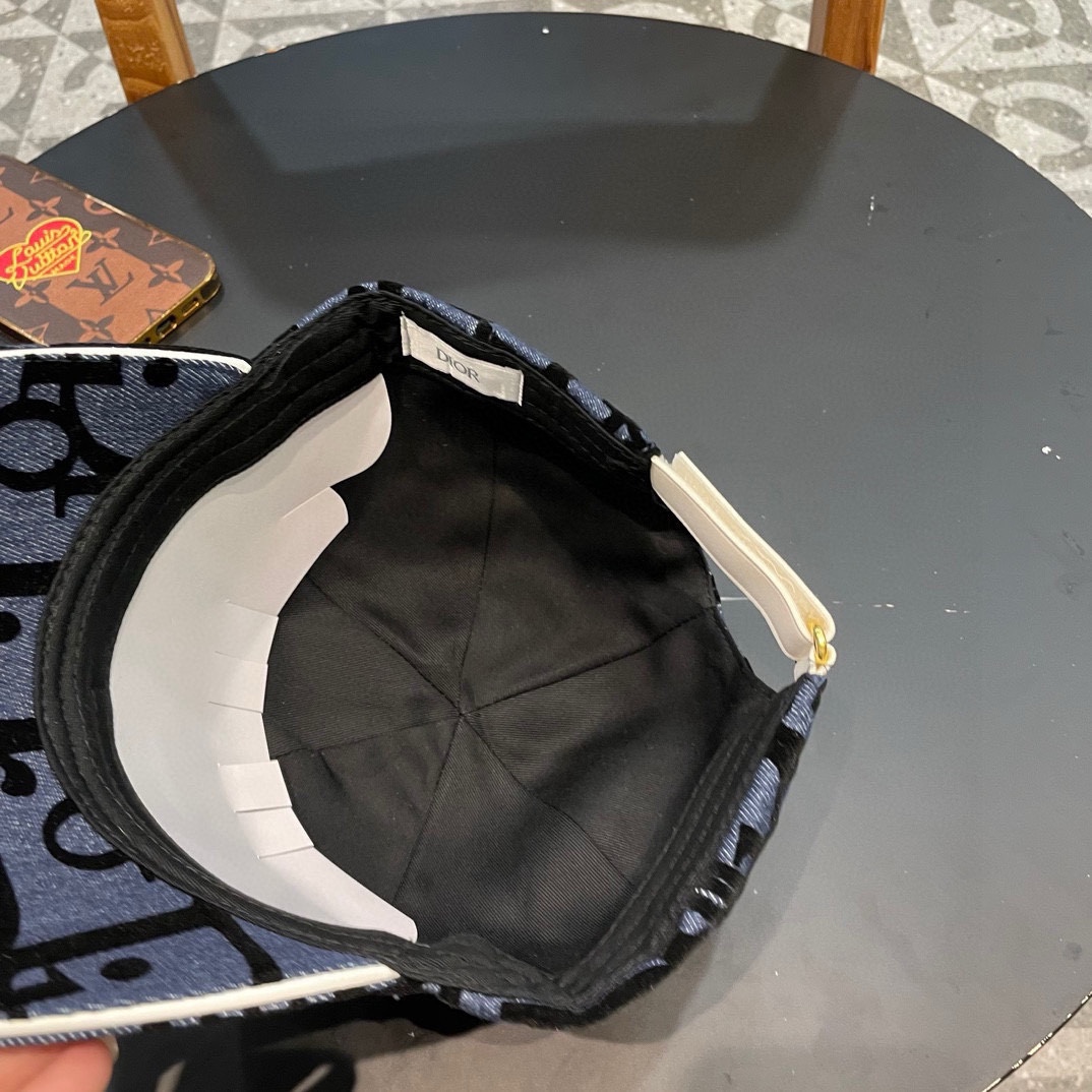  【DIOR迪奥】新款走量刺绣棒球帽🧢新款出货，大牌款超好搭配，赶紧入手！