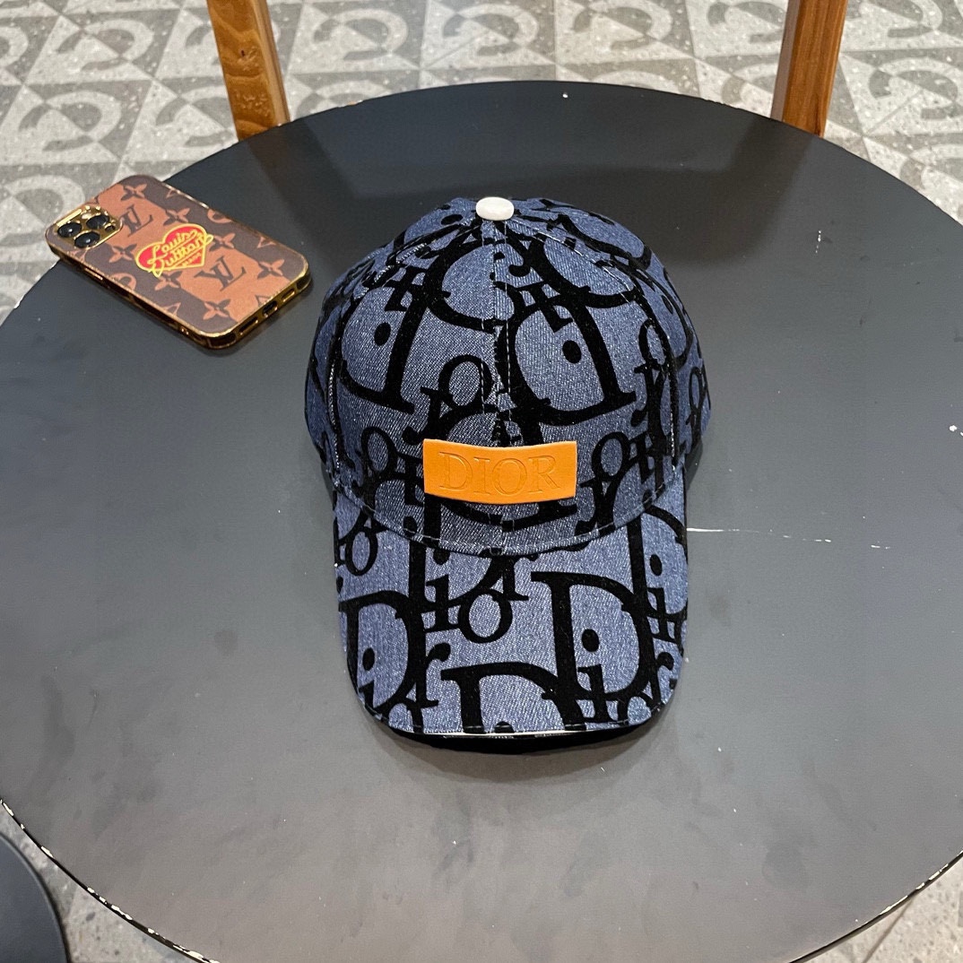  【DIOR迪奥】新款走量刺绣棒球帽🧢新款出货，大牌款超好搭配，赶紧入手！