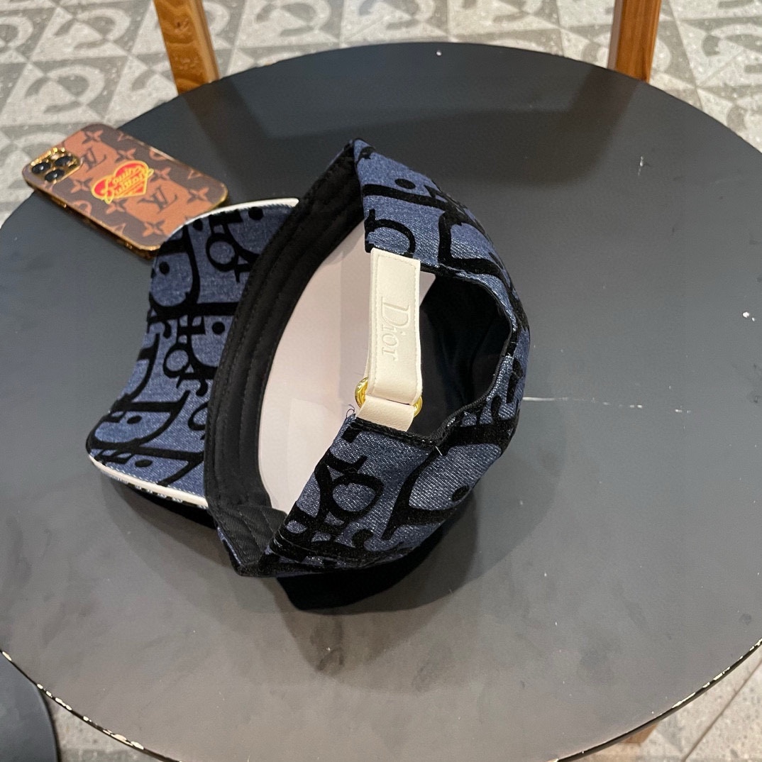  【DIOR迪奥】新款走量刺绣棒球帽🧢新款出货，大牌款超好搭配，赶紧入手！
