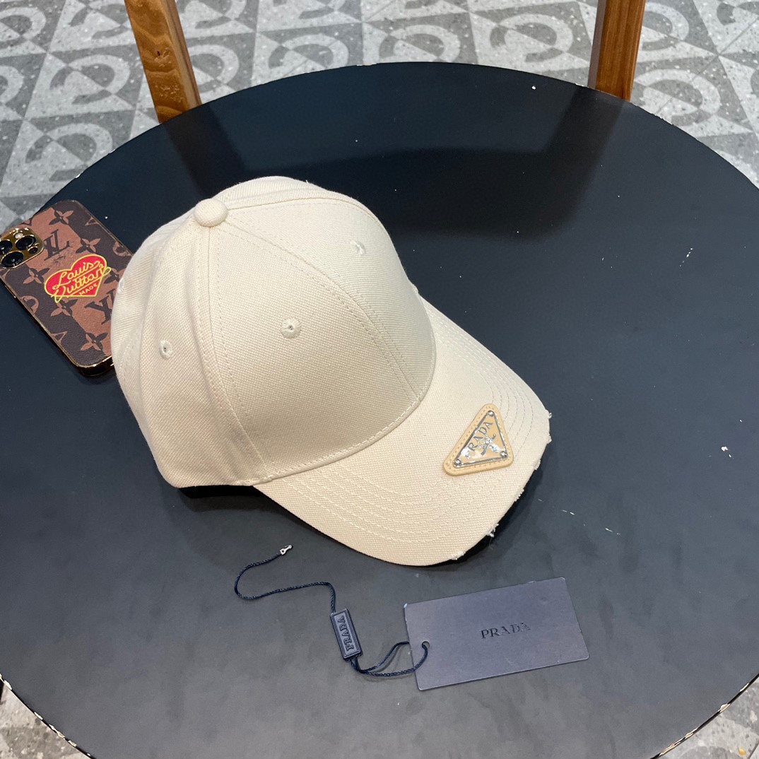  【普拉达】春夏新款大牌刺绣棒球帽，新款出货，大牌款超好搭配，赶紧入手！