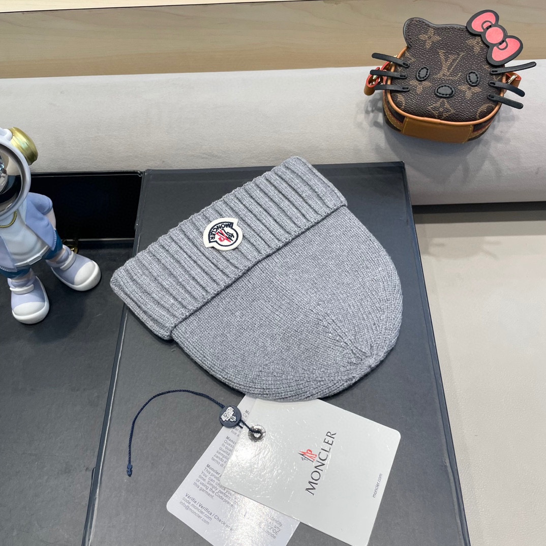 蒙口Moncler盟可睐💥新款经典针织帽，非常柔软亲肤，弹性很好💓有质感又非常百搭的款式~保暖的 羊绒毛