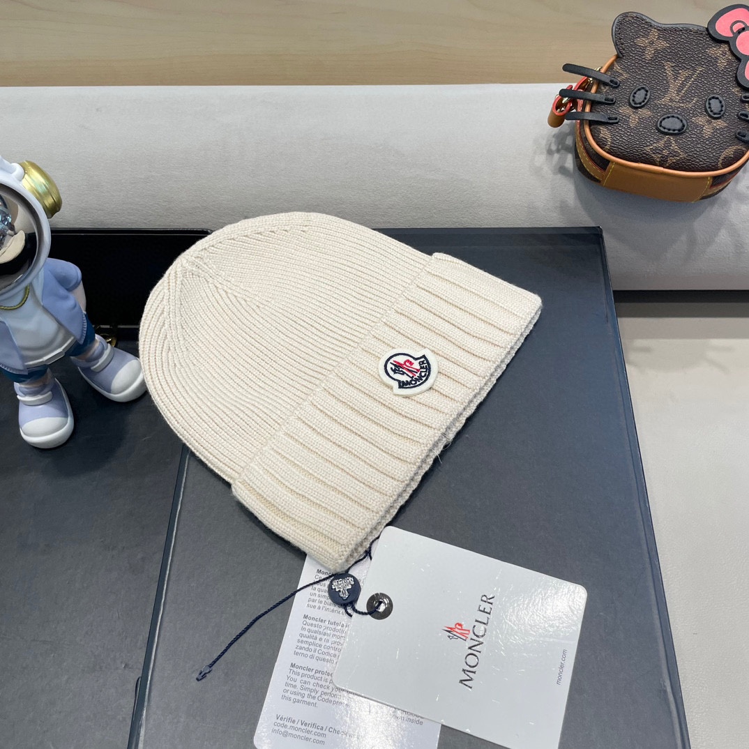 蒙口Moncler盟可睐💥新款经典针织帽，非常柔软亲肤，弹性很好💓有质感又非常百搭的款式~保暖的 羊绒毛