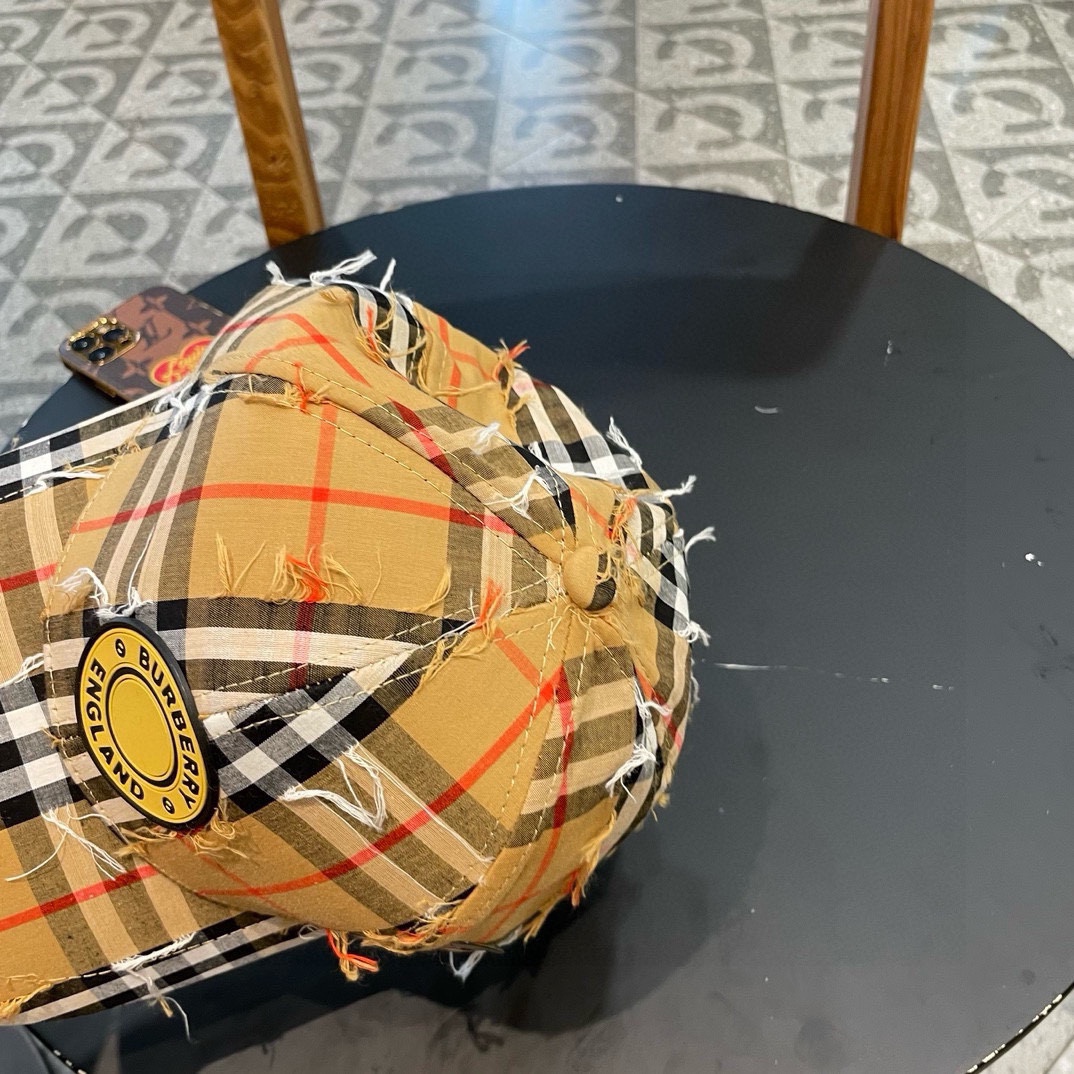    🧢Burberry（巴宝莉新款原单刺绣字母棒球帽  专柜热卖款纯棉内里，完美版型，原厂品质，独家实