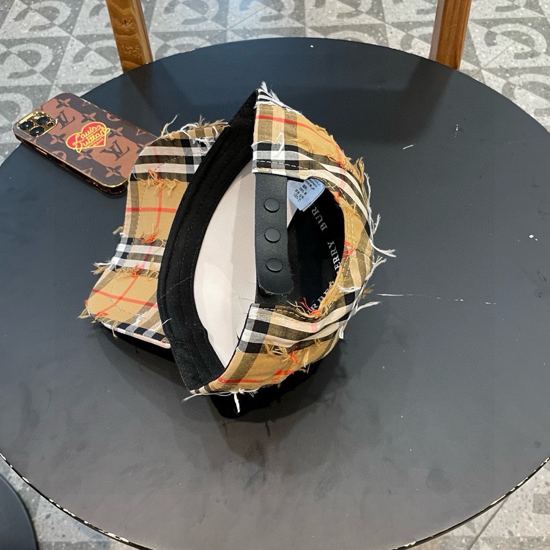    🧢Burberry（巴宝莉新款原单刺绣字母棒球帽  专柜热卖款纯棉内里，完美版型，原厂品质，独家实