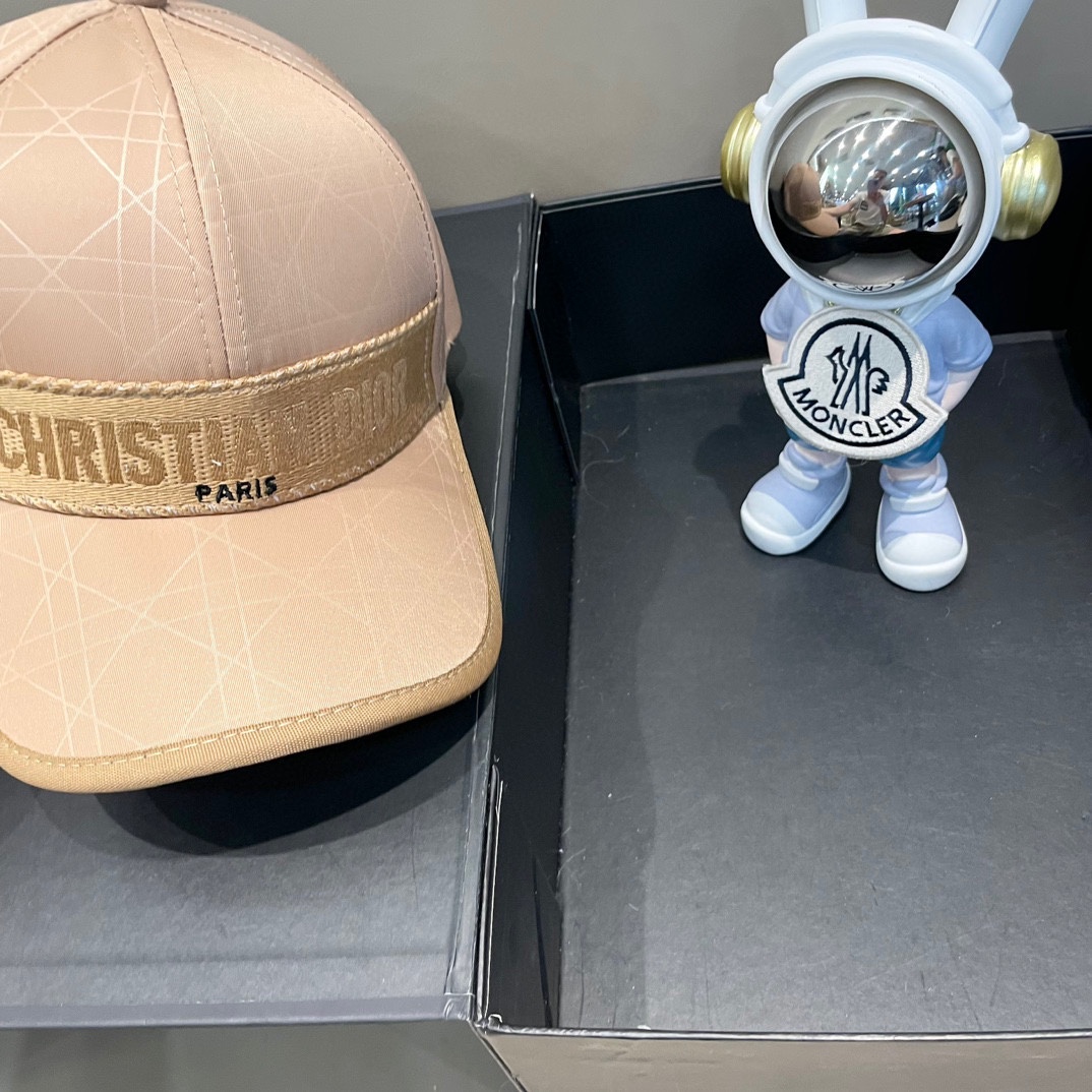  【DIOR迪奥】新款走量简约棒球帽🧢，新款出货，大牌款超好搭配，赶紧入手！