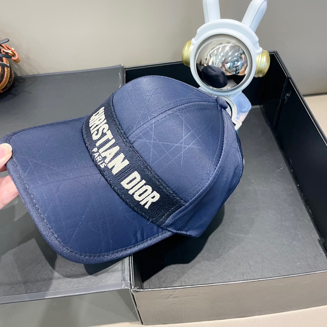  【DIOR迪奥】新款走量简约棒球帽🧢，新款出货，大牌款超好搭配，赶紧入手！