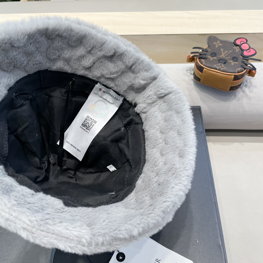 moncler爱心毛绒渔夫帽女秋冬保暖百搭耳朵盆帽加绒加厚百搭仿小兔毛韩版