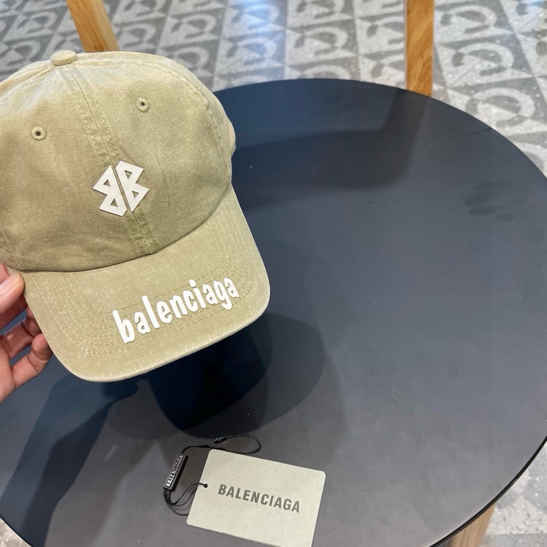  巴黎世家早春新款专柜新款简约刺绣款棒球帽，很潮！休闲运动款，经典制作，超级好搭衣服！