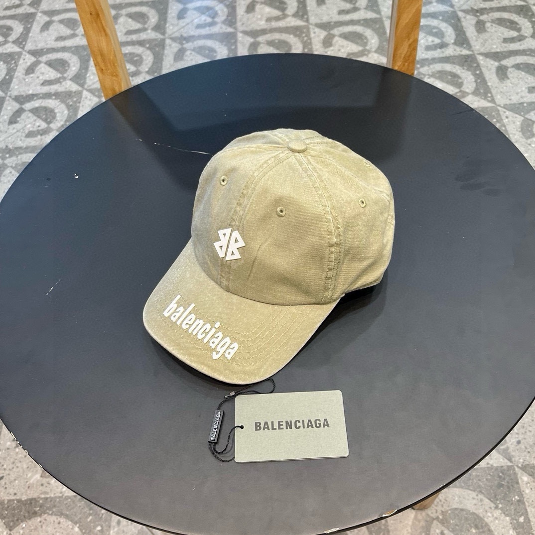  巴黎世家早春新款专柜新款简约刺绣款棒球帽，很潮！休闲运动款，经典制作，超级好搭衣服！