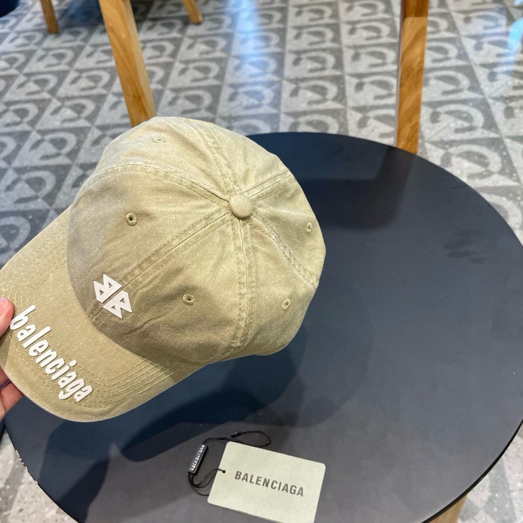  巴黎世家早春新款专柜新款简约刺绣款棒球帽，很潮！休闲运动款，经典制作，超级好搭衣服！