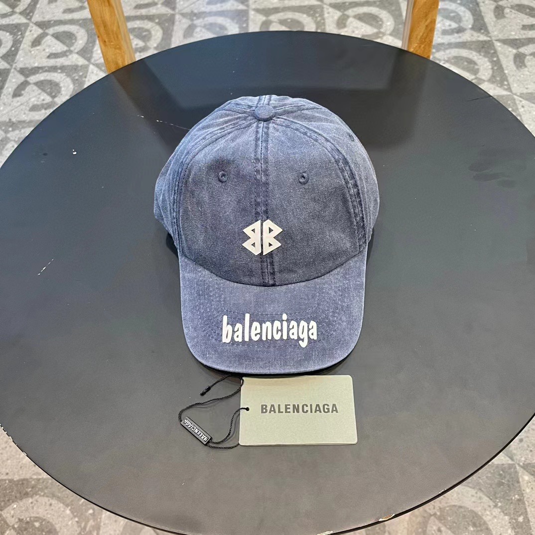 NO:221206,Balenciaga early spring new counter new simple embroidered baseball cap, very trendy!  Casual sports style, classic production, super easy to wear clothes!  Hat fisherman hat baseball hat knit hat, hat, balenciaga, espadrilles,hats19860909巴黎世家早春新款专柜新款简约刺绣款棒球帽,很潮！休闲运动款,经典制作,超级好搭衣服！帽子渔夫帽棒球帽针织帽,帽子,balenciaga,espadrilles,hats,hat