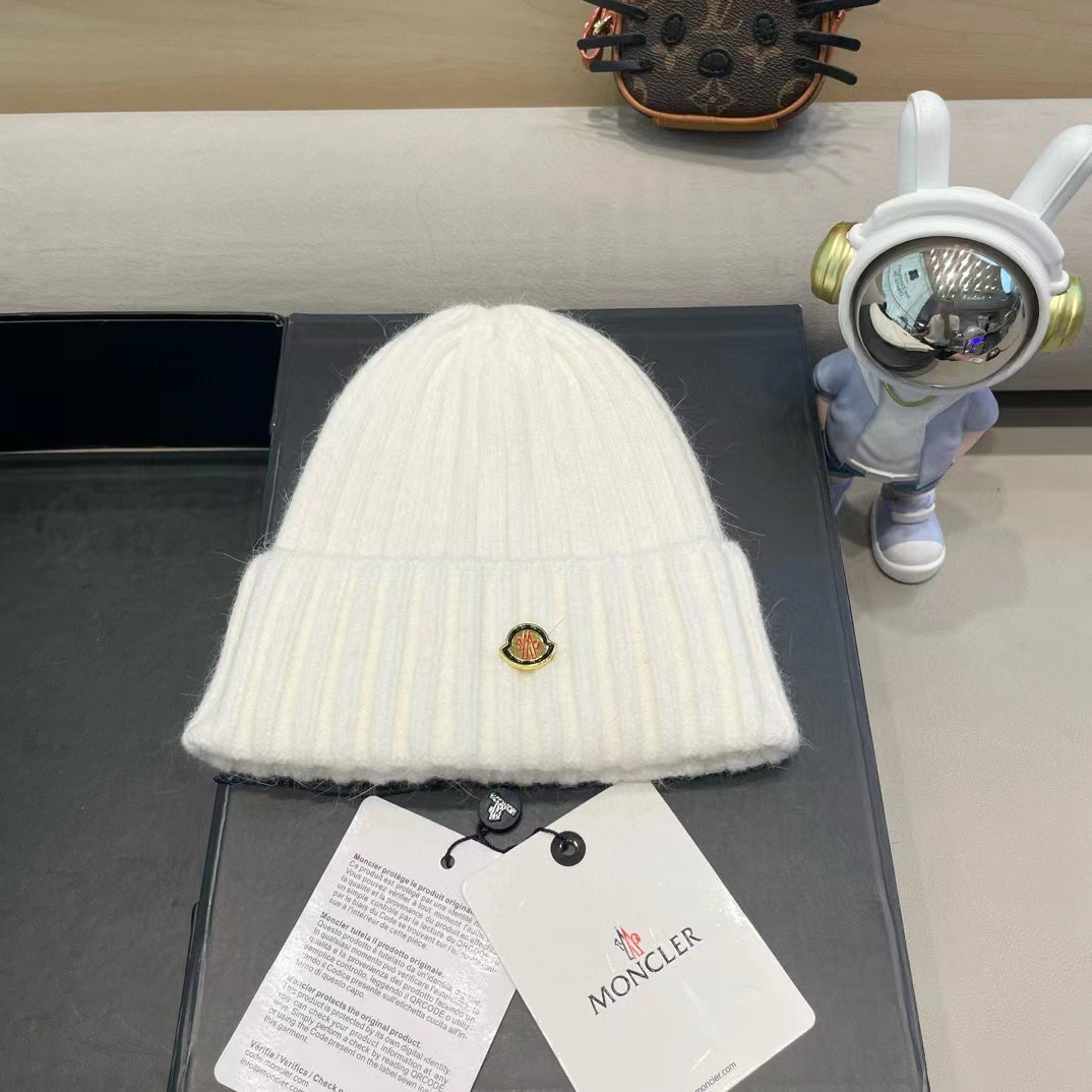 NO:363608,Moncler Mengkeli's new classic knitted hat, very soft and skin-friendly, very elastic, textured and very versatile style~ Warm cashmere wool hat, both sized and elastic~ universal for men and women, can be worn at any head circumference. Hat Straw hat Fisherman's hat Baseball hat Knitted hat, hat, Moncler, Moncler, espadrilles, hats蒙口Moncler盟可睐新款经典针织帽,非常柔软亲肤,弹性很好有质感又非常百搭的款式~保暖的 羊绒毛线帽,均码有弹性~男女通用,任何头围都可以佩戴.帽子草帽渔夫帽棒球帽针织帽,帽子,Moncler,Moncler,espadrilles,hats,hat
